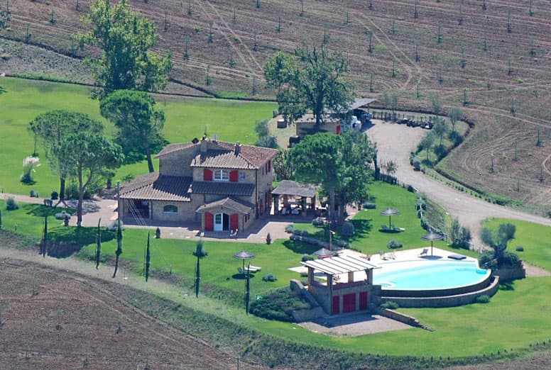 Toskanisches Ferienhaus mit Pool, Whirlpool und Kaminen für 18 Personen