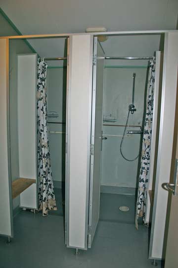 Sanitärraum mit Dusche