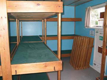 Schlaufraum mit 3-er-Etagenbetten