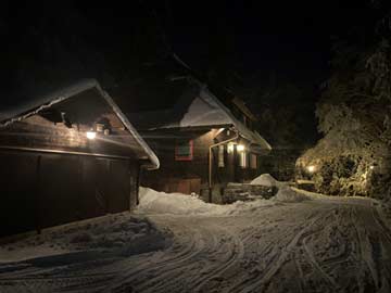 Die Hütte bei Nacht