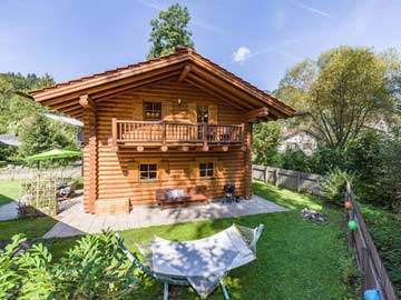 Behagliche Ferienhütte mit Sauna und Kamin in Oberaudorf