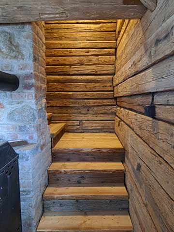 Treppe ins Obergeschoss