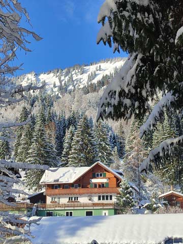 Herrliche Winterlandschaft um das Gruppenhaus