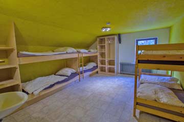 6-Bett-Zimmer im Schlafgebäude - gelbes Zimmer