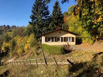 Ferienhaus mit Schwedenofen und herrlichem Panoramablick (noch mit altem Anstrich)