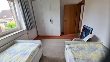 Weiterer Blick in das 2-Bett-Zimmer