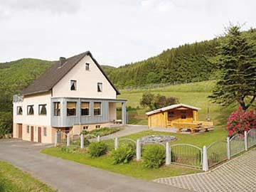 Ferienhaus mit 2000 m² Grundstück in Birresborn in der Vulkaneifel