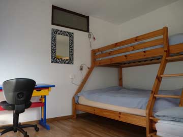 2-3-Bett-Zimmer mit Doppelbett und Katamaranbett