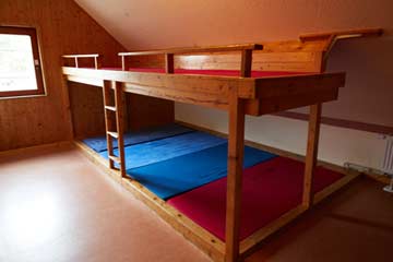 Schlafzimmer 7 - 8er-Etagenmatratzenlager