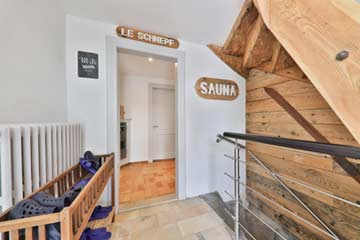 Eingangsbereich mit Zugang zur Sauna im UG