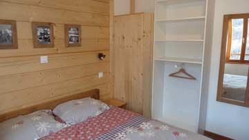 Schlafzimmer 2 mit franz. Doppelbett