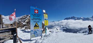 die berühmt-berüchtige Skipiste Le Mur Suisse direkt an der frz-Schweizerischen Grenze im Skigebiet Les Portes du Soleil oberhalb von Châtel/Avoriaz und Les Crosets (CH)
