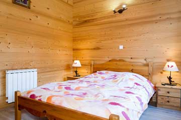 Blick in die Schlafzimmer: die Holzbauweise ermöglicht ein angenehmes Wohnklima