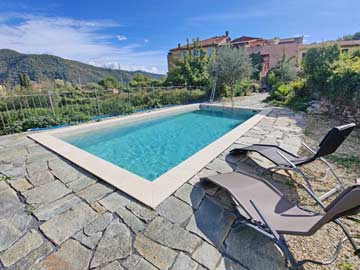 Charmantes Ferienhaus mit mediterranem Garten, 15 km zur Riviera del Ponente