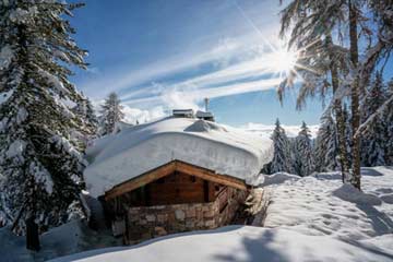 Reichlich Schnee rund um das Ferienhaus Südtirol Meran 2000 