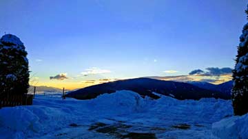 Start eines schönen Wintertages in Südtirol