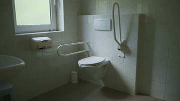 Behindertengerechtes Badezimmer