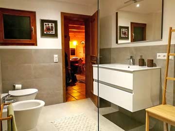 frisch renoviertes Badezimmer