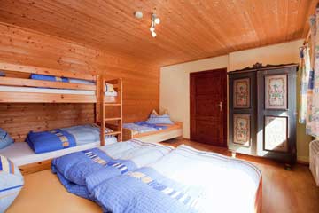 Schlafzimmer 4 mit Doppel-, Etagen- und Einzelbett