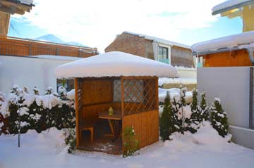 Gartenpavillon im Winter