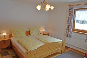 Schlafzimmer 3 mit Doppelbett + Schlafcouch
