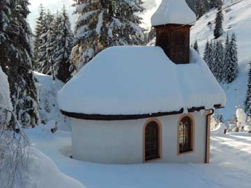 hauseigene Kapelle im Winter