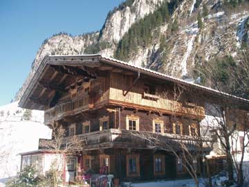 Ferienwohnung Mayrhofen Zillertal - weitere Hausansicht Winter