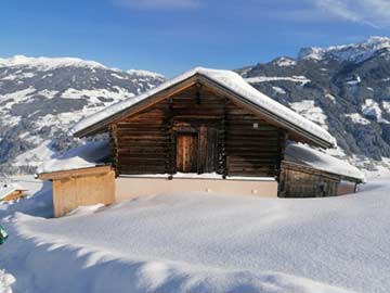 Winteridylle bei Mayrhofen im Zillertal: weitere Hausan- und aussichten