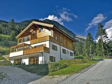 Ferienhaus mit Whirlpool und Sauna im Karwendelgebirge