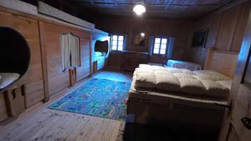 Schlafzimmer mit Schlafnischen (Kornkasten)