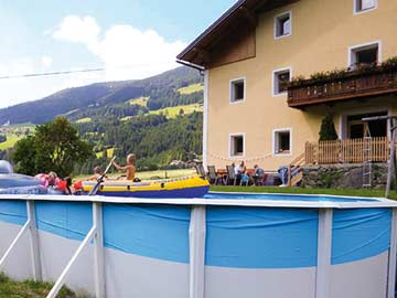 großer Pool (7,50 x 3,60 m) am Haus