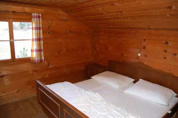 das zweite Doppelbett im 4-Bett-Zimmer