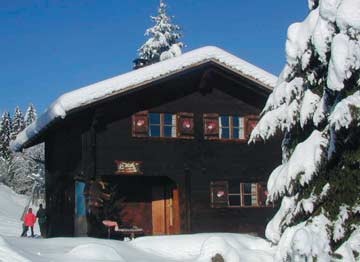 Wintermärchen: unsere Skihütte Golm, direkt an der Skipiste