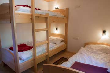 3-Bett-Zimmer mit Etagenbett und Einzelbett