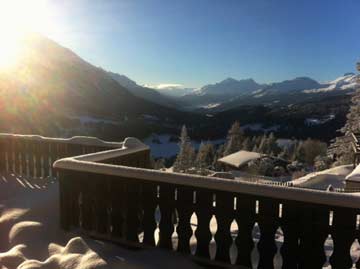 Terrasse mit herrlicher Aussicht im Winter