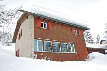 Skihütte Valbella - weitere Hausansicht Winter