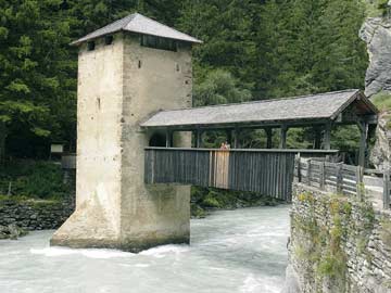 In der Nähe des Hauses: die berühmte Altfinstermünz, die ehemalige Grenzstation zwischen Tirol und der Schweiz am Inn