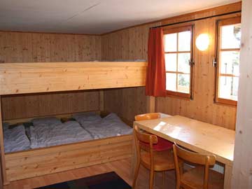 Schlafzimmer mit Etagenbett für 6 Personen