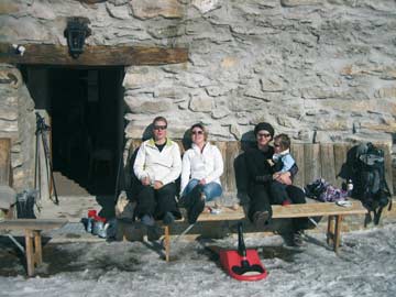 Sonnenbad an der Skihütte Bruson (Kundenfoto)