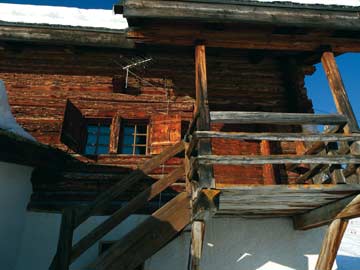 Skihütte Val d Anniviers - von der Sonne gebräuntes Holz (Kundenfoto)